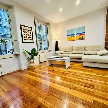 Old Town Center 110m By Sleep In Lejlighed *