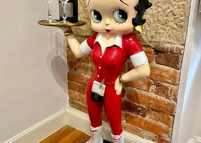 Old Town Center 110m By Sleep In